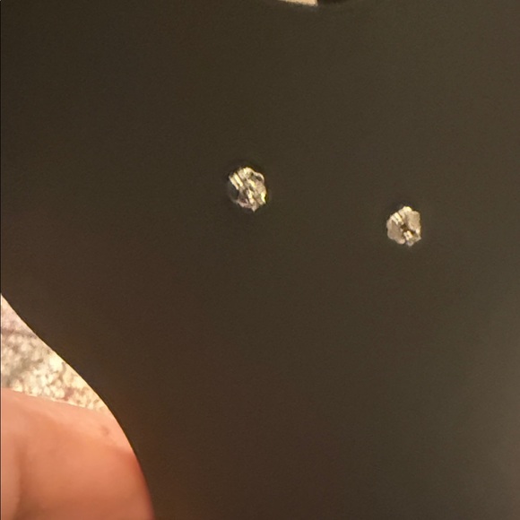 Elegant Silver Stud Earrings 10kt WG - Picture 7 of 10